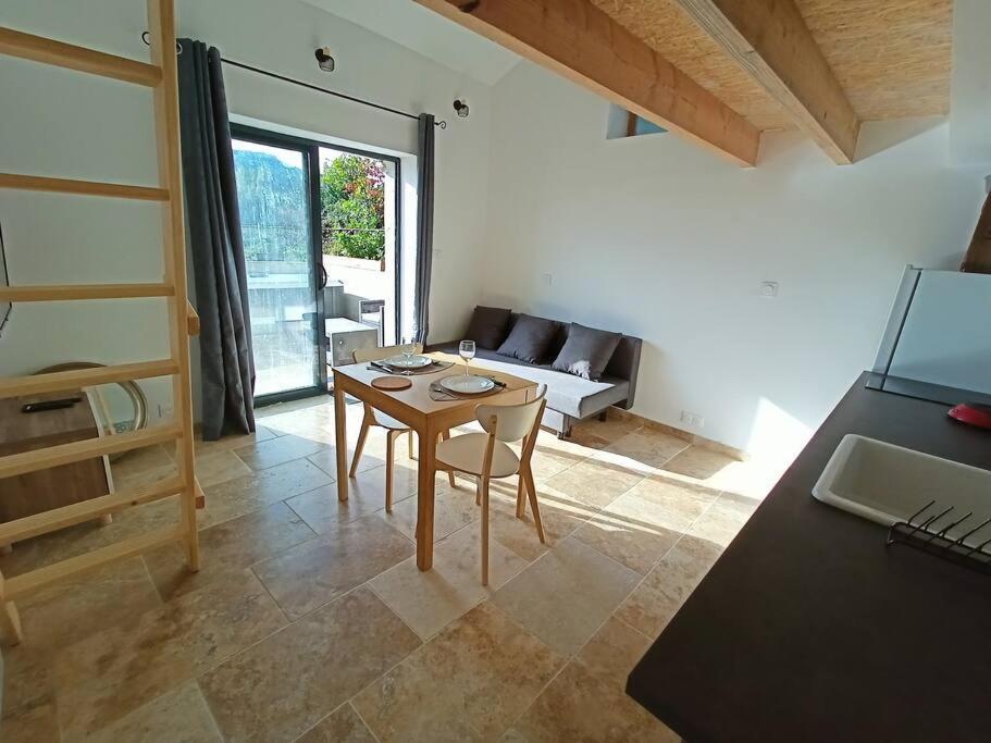 Gite De Charme Avec Jacuzzi Face Au Mont Ventoux Crestet Exterior photo